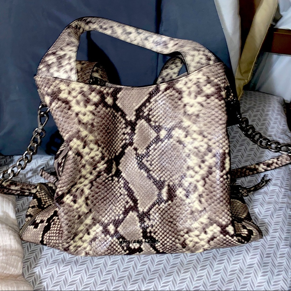 Micheal Kors shoulder bag